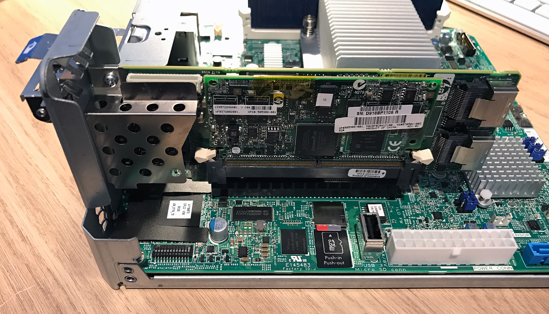 The HP P410 RAID Controller card installation in the Microserver Gen8