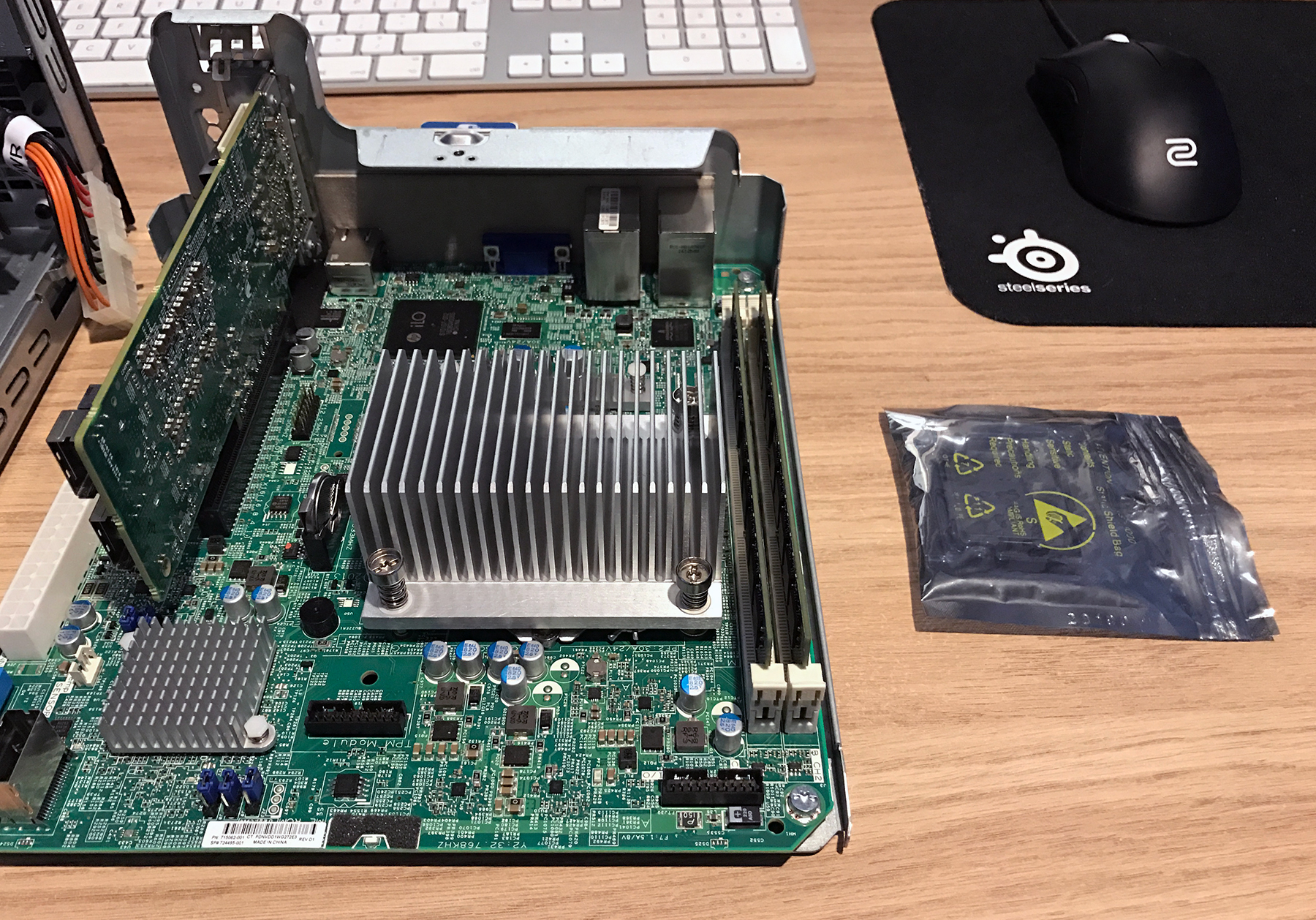 Intel™ Xeon® E3-1260L installation into the HP Microserver Gen8